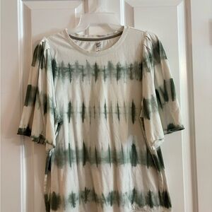 Good Hart Olive and Cream Short Sleeve Tee